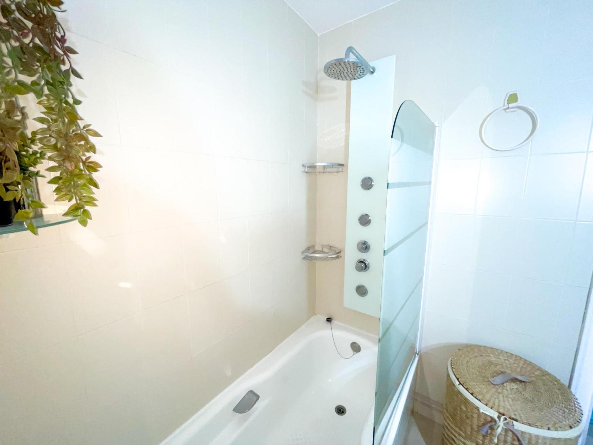 Modern Apartment With Terrace - 2 Min From The Beach Естепона Екстериор снимка